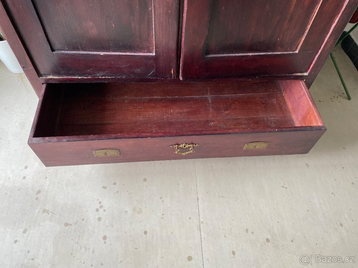 Historická selská skříň - 2