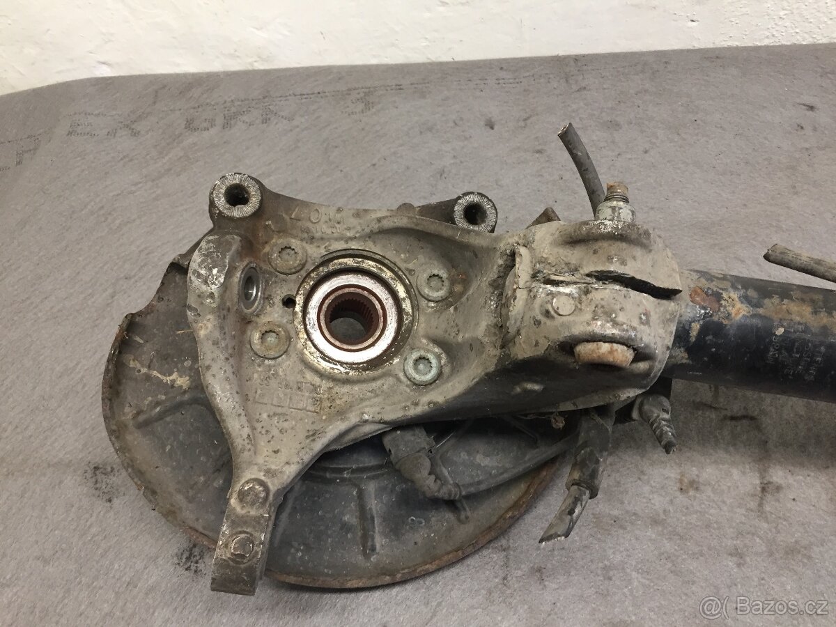 VW PASSAT B6 2005-2010 - PRAVÁ PŘEDNÍ TĚHLICE - 2