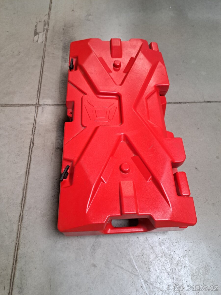 Univerzalní box Tesseract X