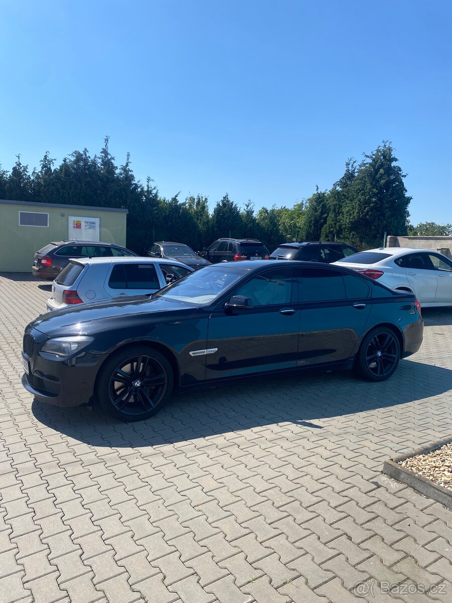 BMW 750i xDrive M-paket F01 - 2