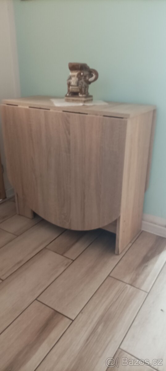 Rozkládací jídelní stůl - 2