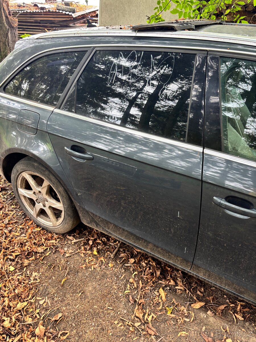Audi a4 b8 zadní dveře - 2