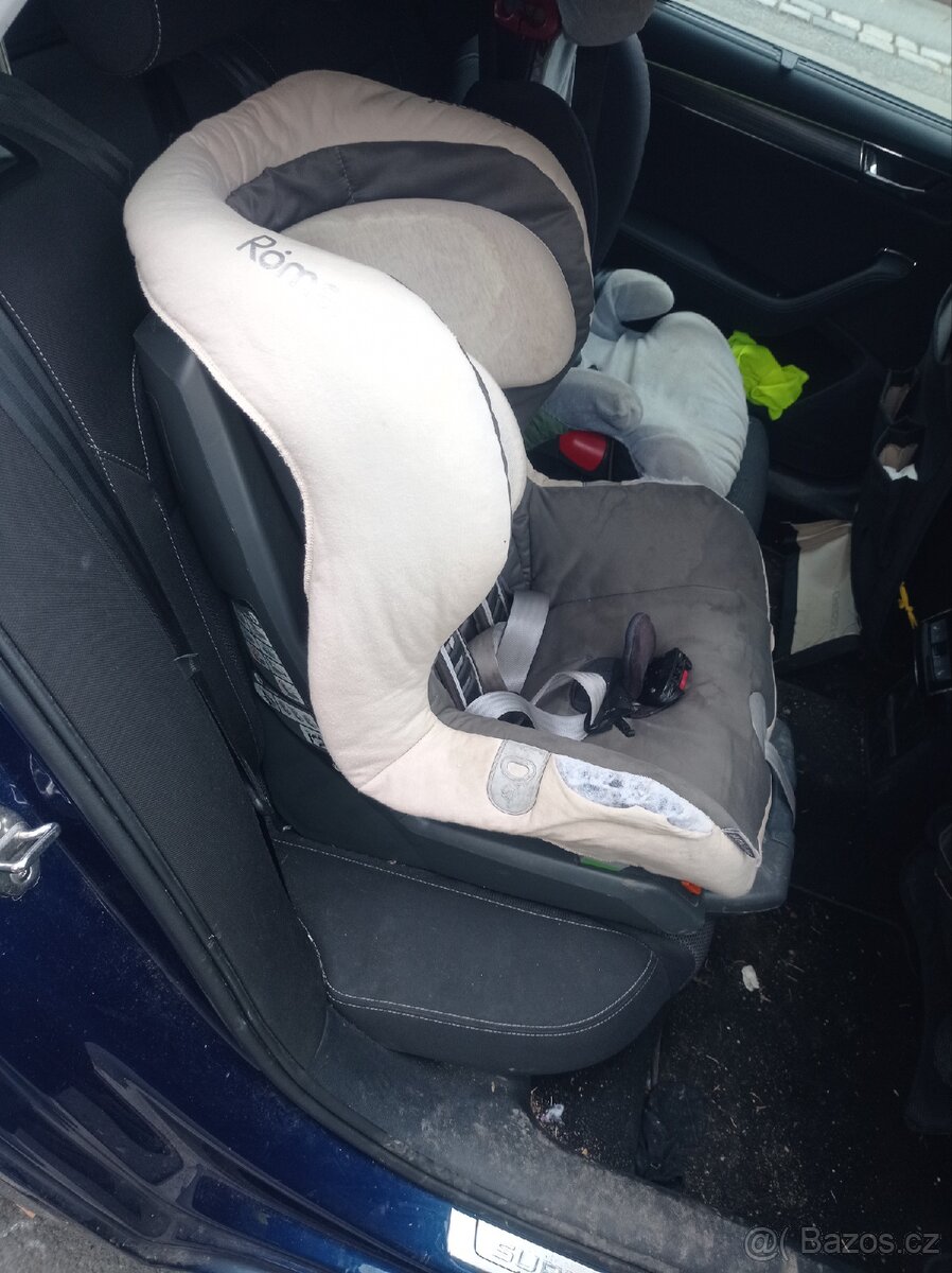 Autosedačka Britax Römer Safefix plus TT 9-18 kg - 2