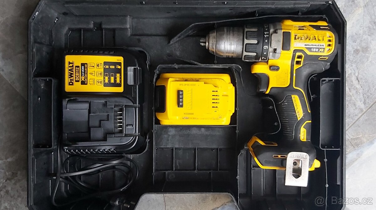 DeWALT aku šroubovák - 2