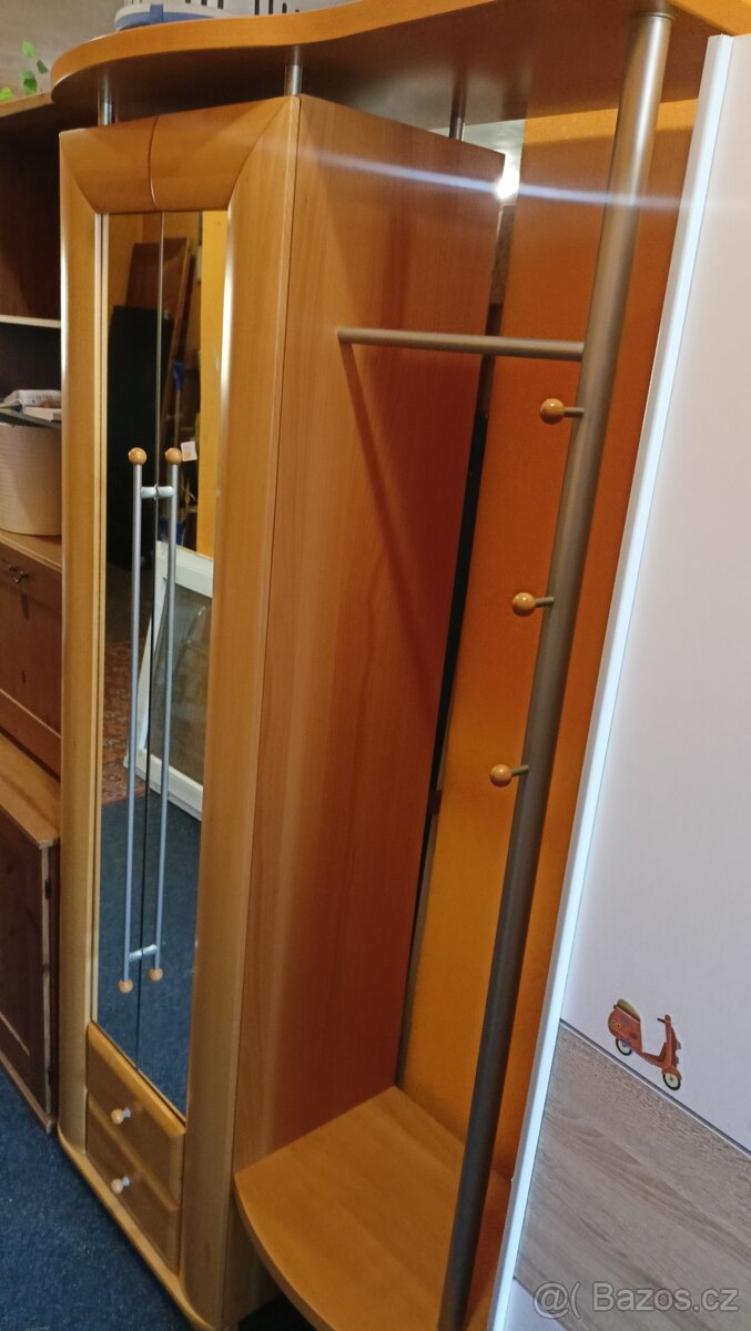 Předsíňová stěna.J 586/25. - 2