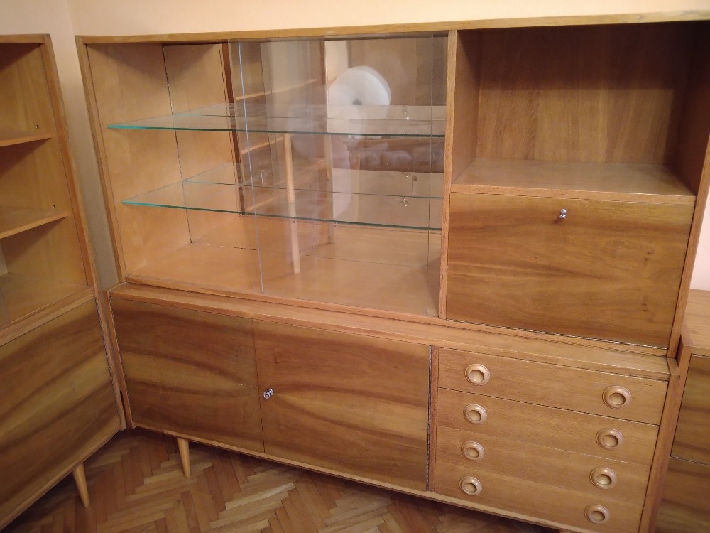 Starý nábytek do obýváku - 2