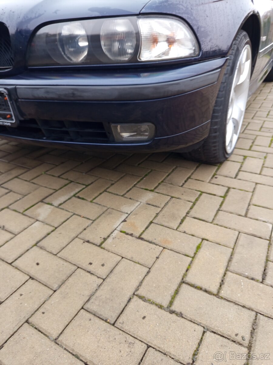 Zadni naraznik BMW E39 - 2