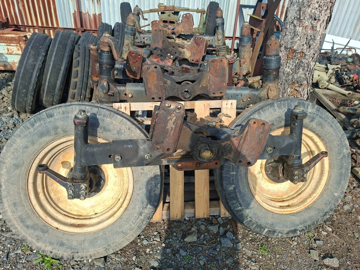 Zetor uřI 6320 přední náprava - 2