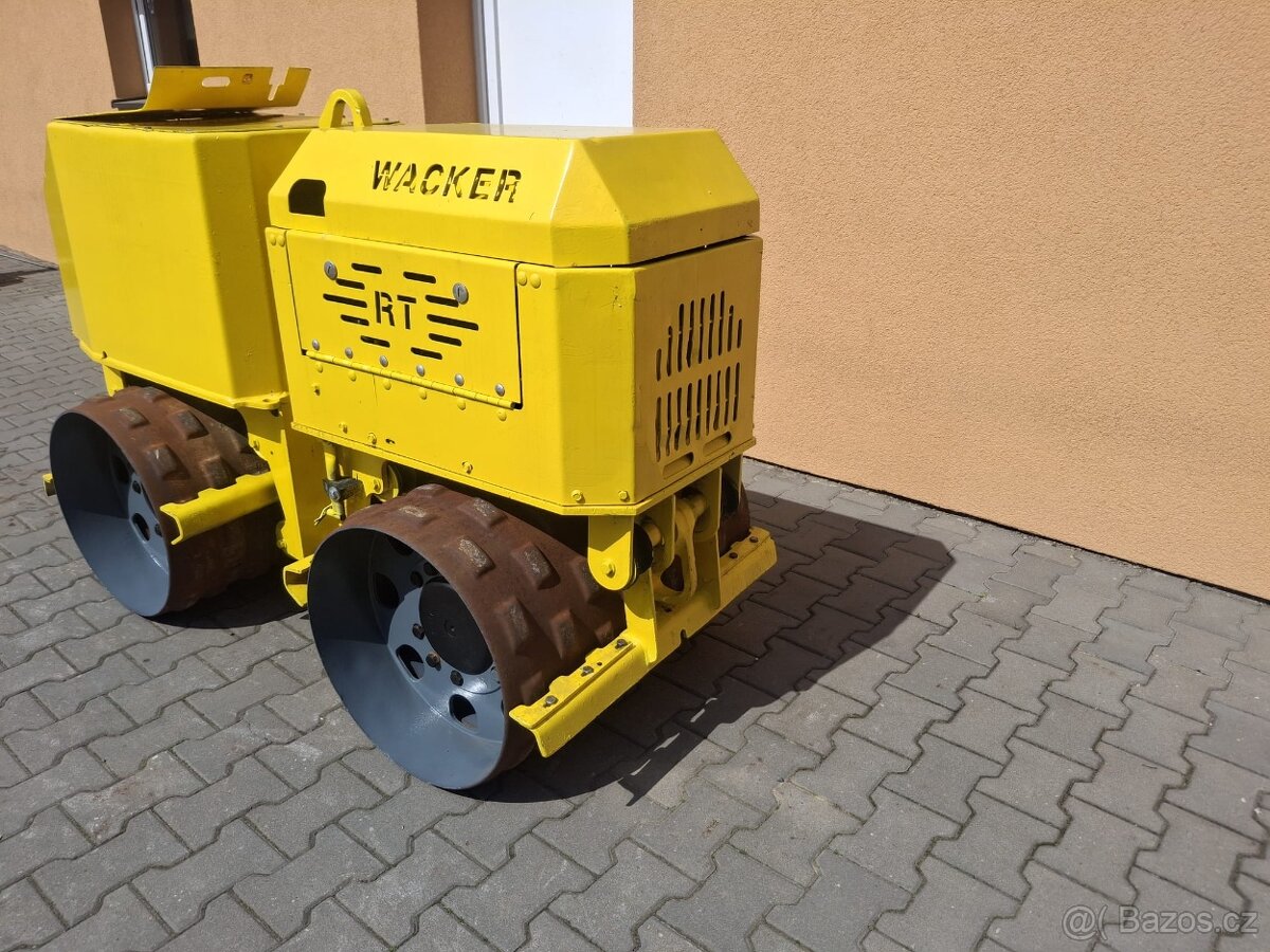 Vibrační válec RT820 - 2