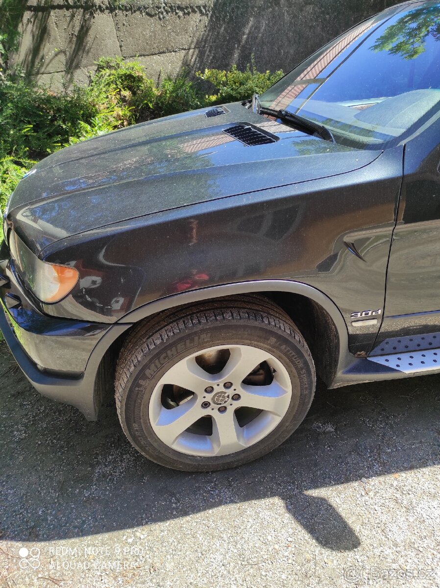 Přední levý blatník e53 x5 před facelift - 2