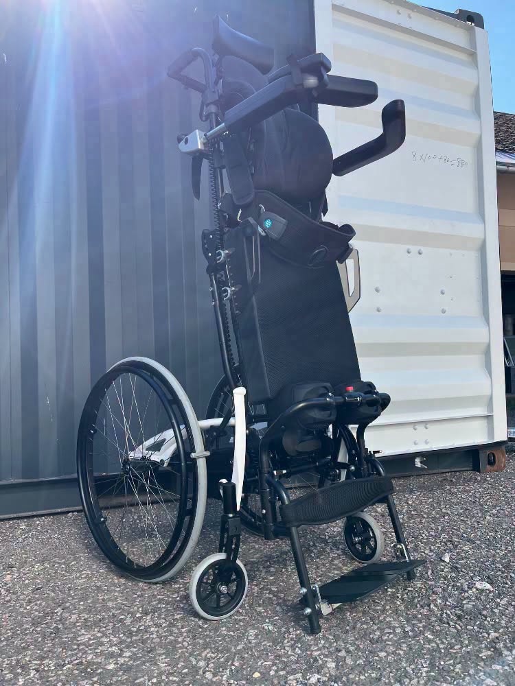 Dětský zvedací invalidní vozík - 2