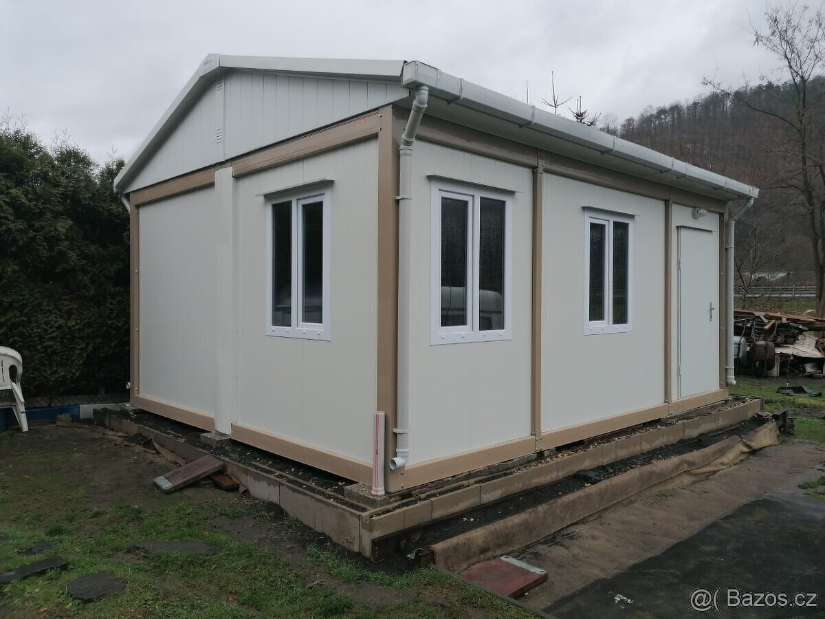 Sestava z obytných kontejnerů - 2