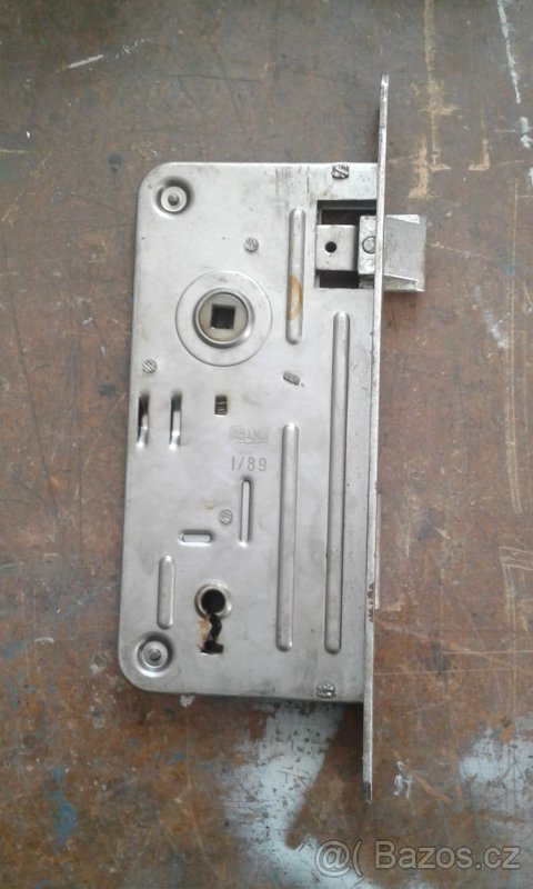 Zámek stavební zadlabávací - 2