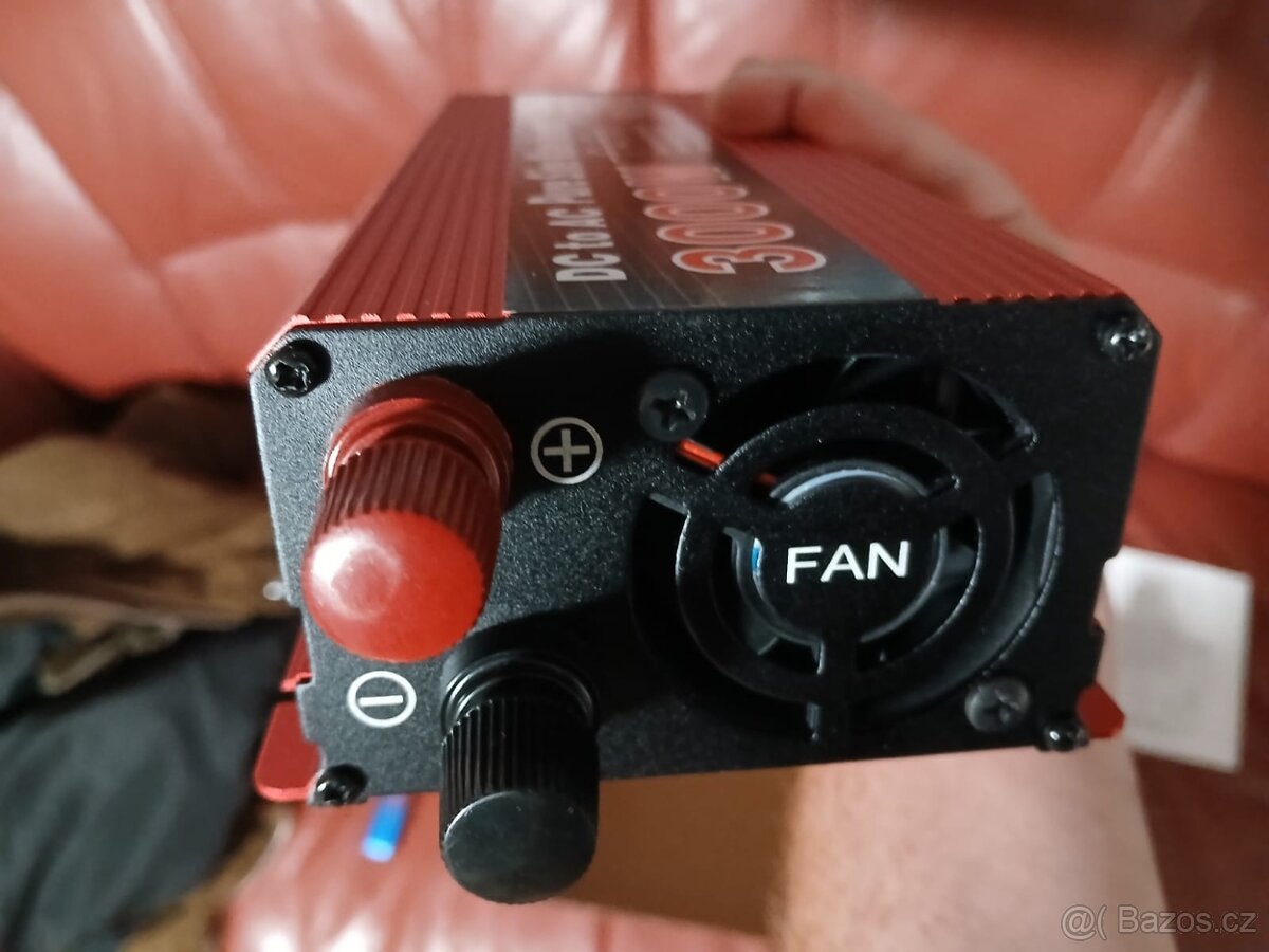 Prodám nový sinusový měnič napětí 12V /220V 1500/3000W - 2