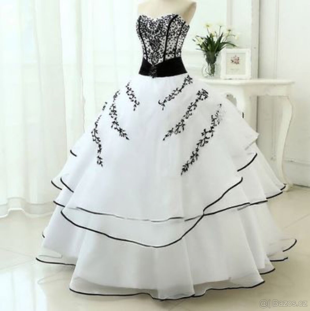 Šaty - plesové, svatební, maturitní - k půjčení - 2