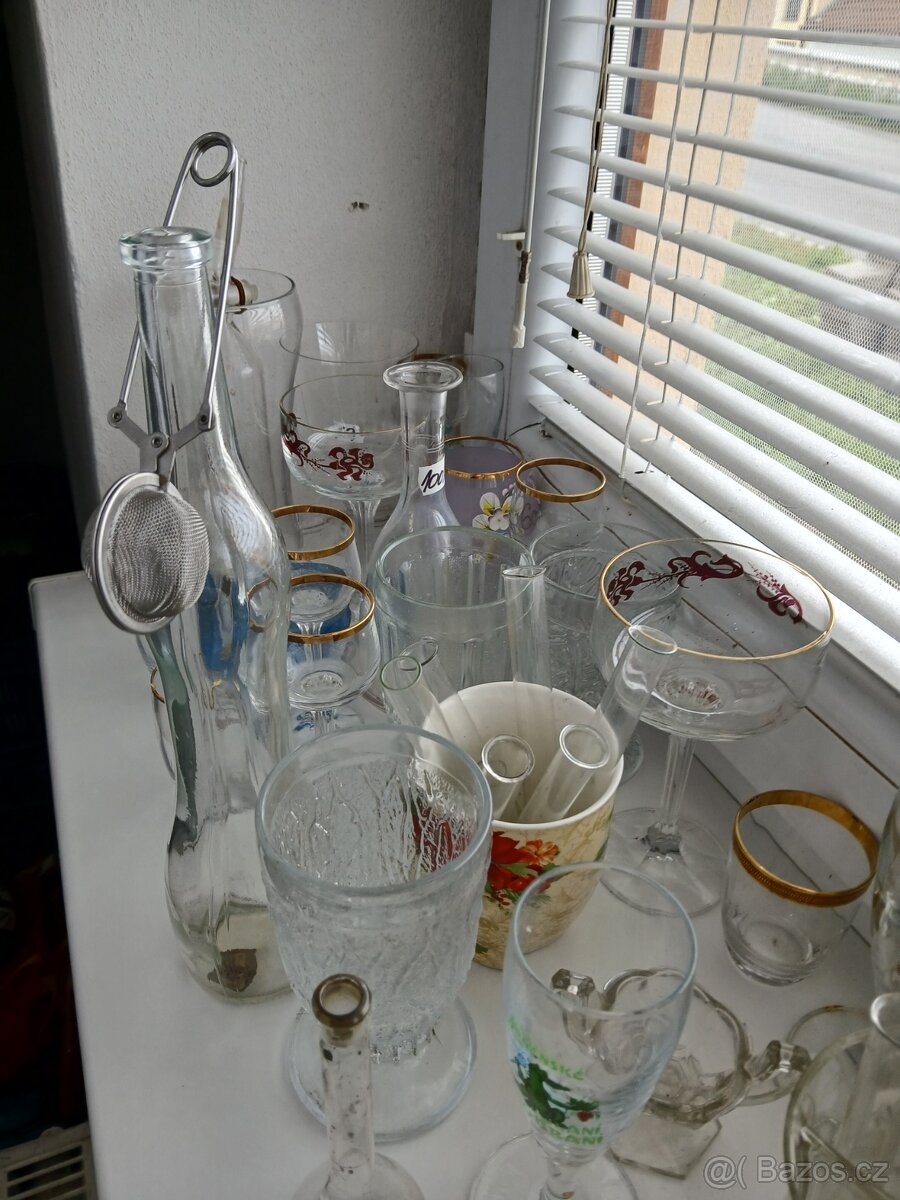 STARE RUZNE SKLO JEN JAKO CELEK - 2