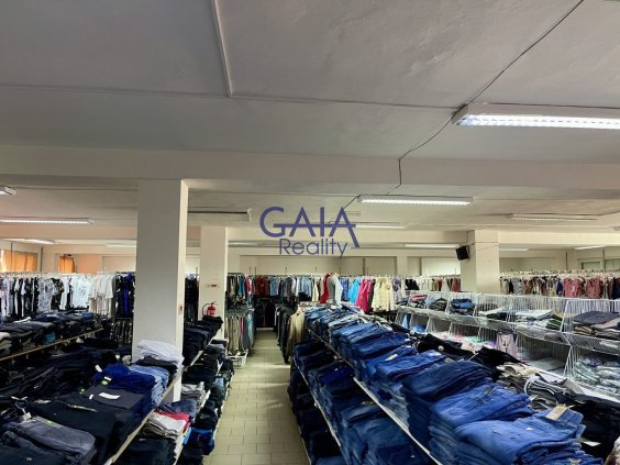 Veselí nad Moravou - Lukrativní obchodní prostory - 1142m2 - 2