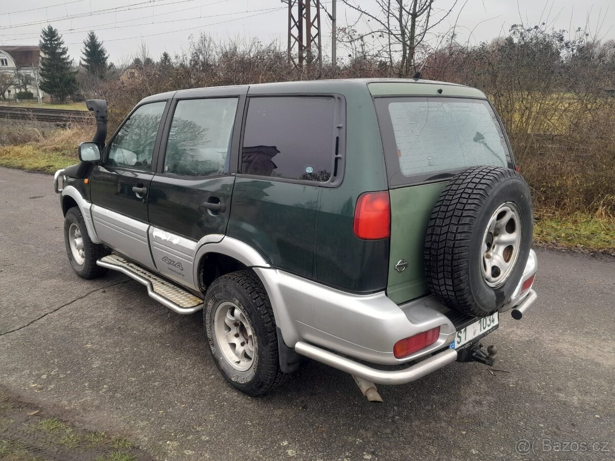 Nissan terrano nová STK 7míst klimatizace šnorchl - 2