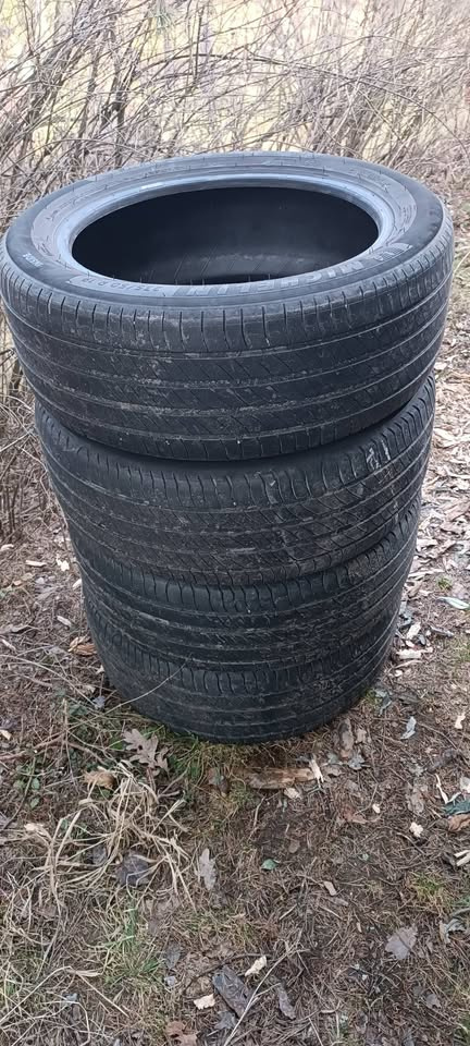 Pneumatiky 235/50 R19 - 2