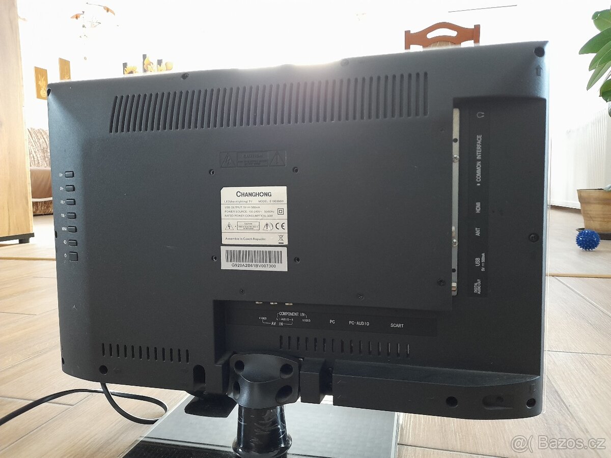 Prodám malý televizor - 2