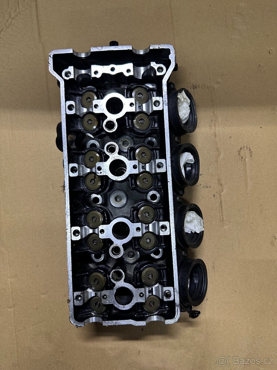 Hlava motoru ZX10R 2004-2005 - 2