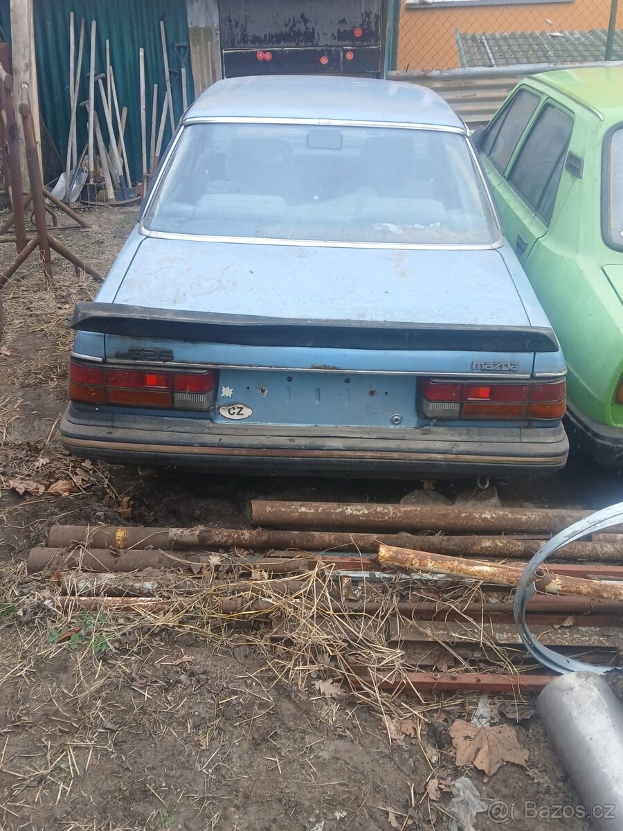 Mazda 626 R.V.1979 - 2