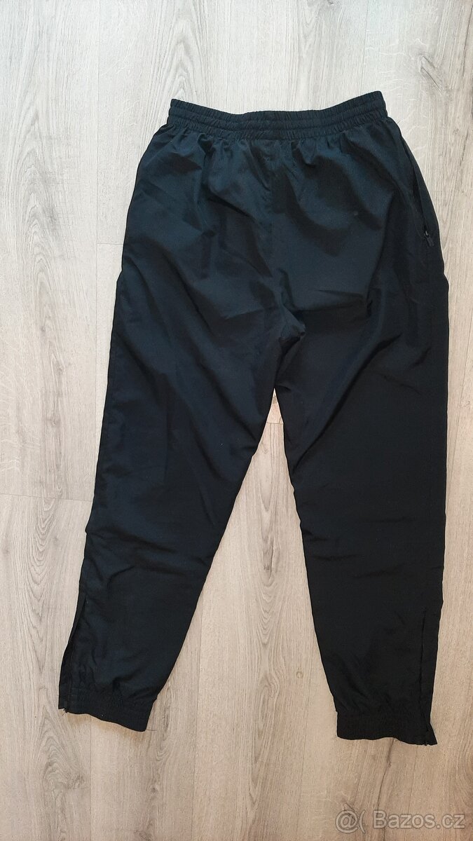 Chlapecké šusťáky Umbro vel.S - 2