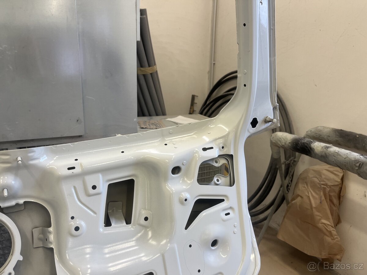 Výklopné dveře Passat b8 - 2