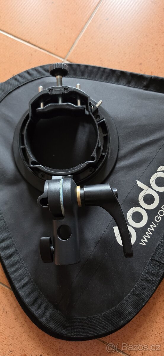 Godox S2 bowens + soft box - 2