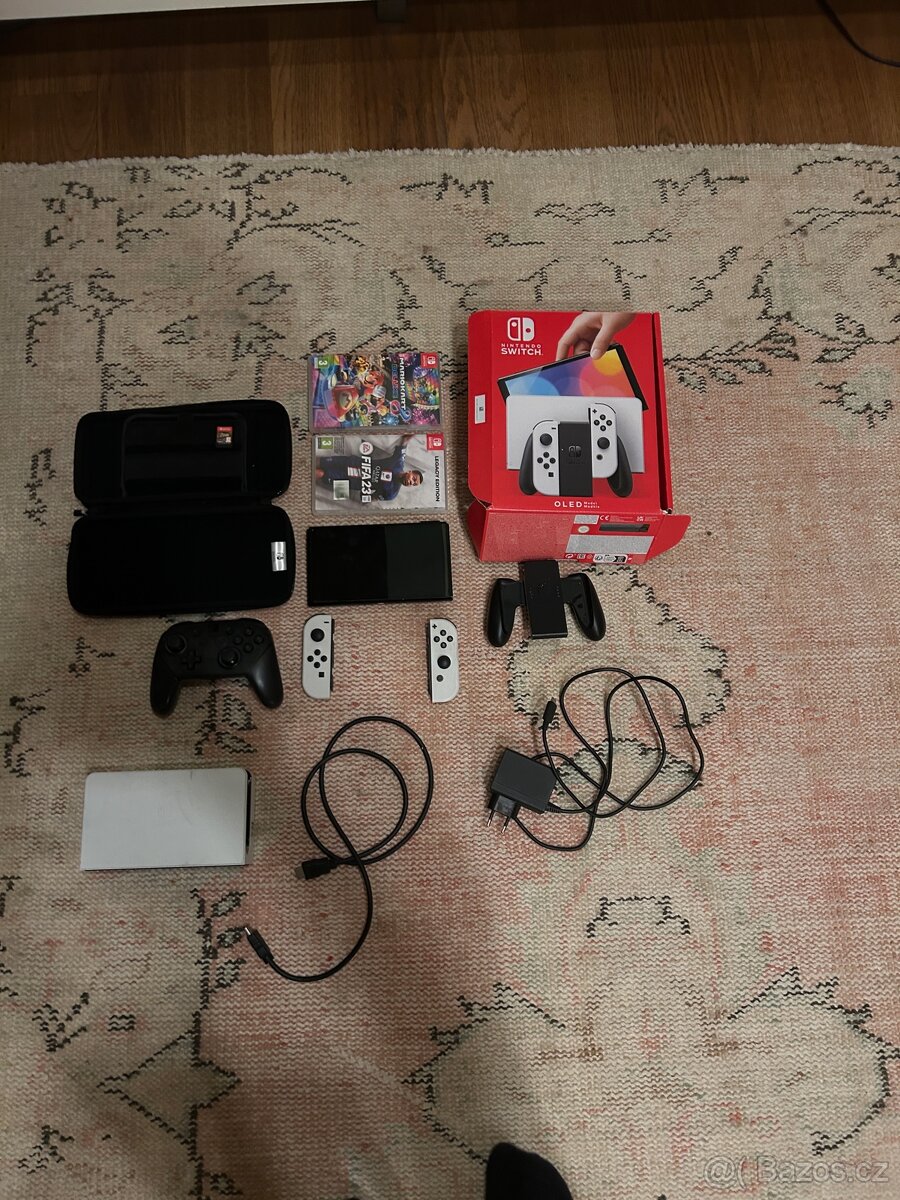 Nintendo Switch OLED – bílá, druhá nejnovější verze - 2
