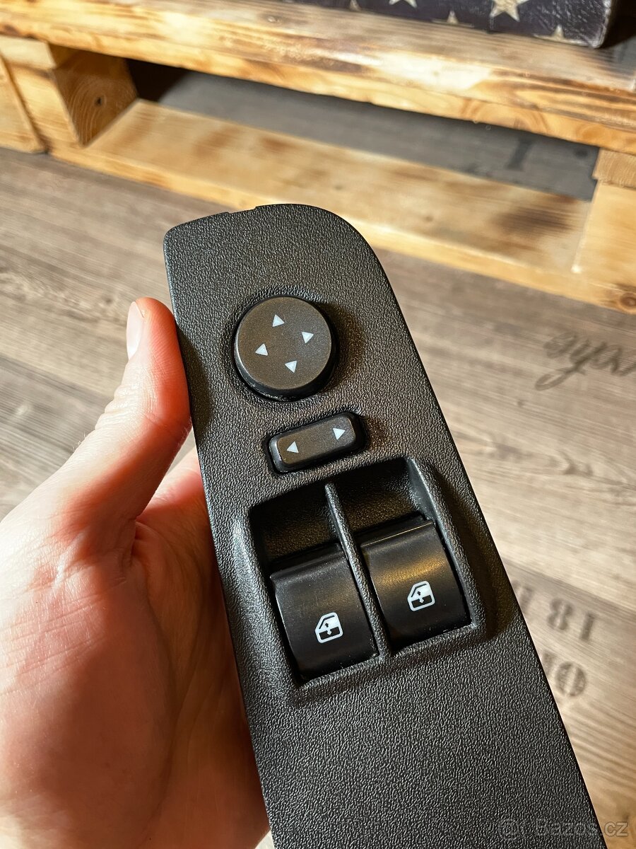 Levé přední ovládání oken a zrcátek Fiat Grande Punto - 2