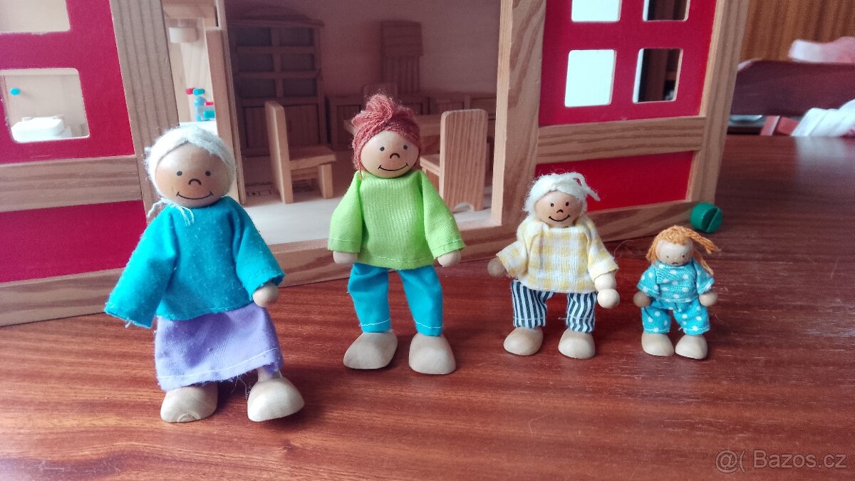 Dřevěný domeček pro panenky - 2