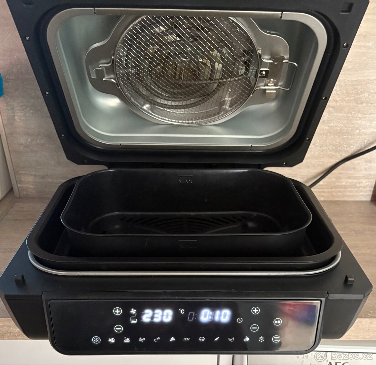 Horkovzdušná fritéza s funkcí grilu - 2