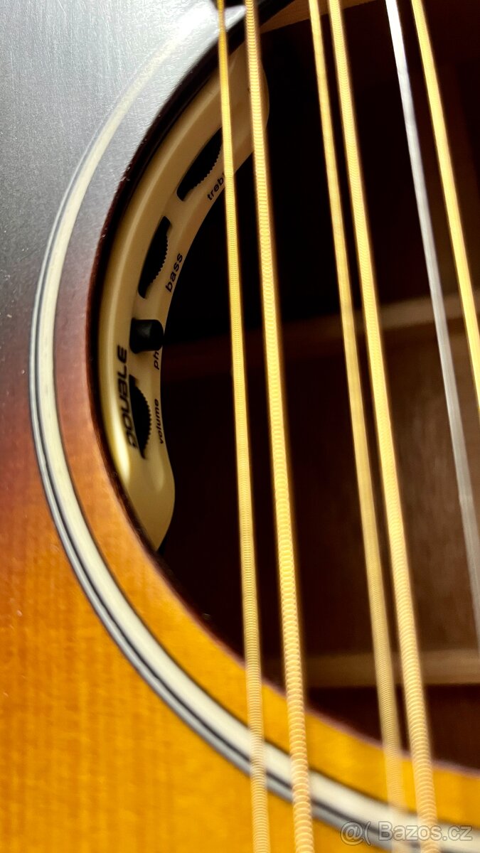 Dvanáctistrunná elektroakustická kytara J-45 - 2