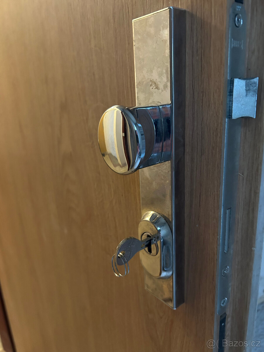 vchodové dveře do bytu 90 cm - 2