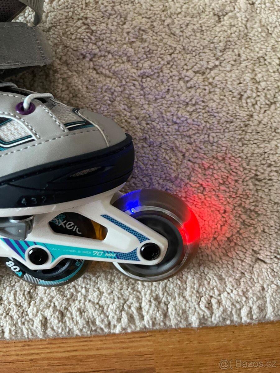 Dětské kolečkové brusle Oxelo + sada chráničů 2XS - 2