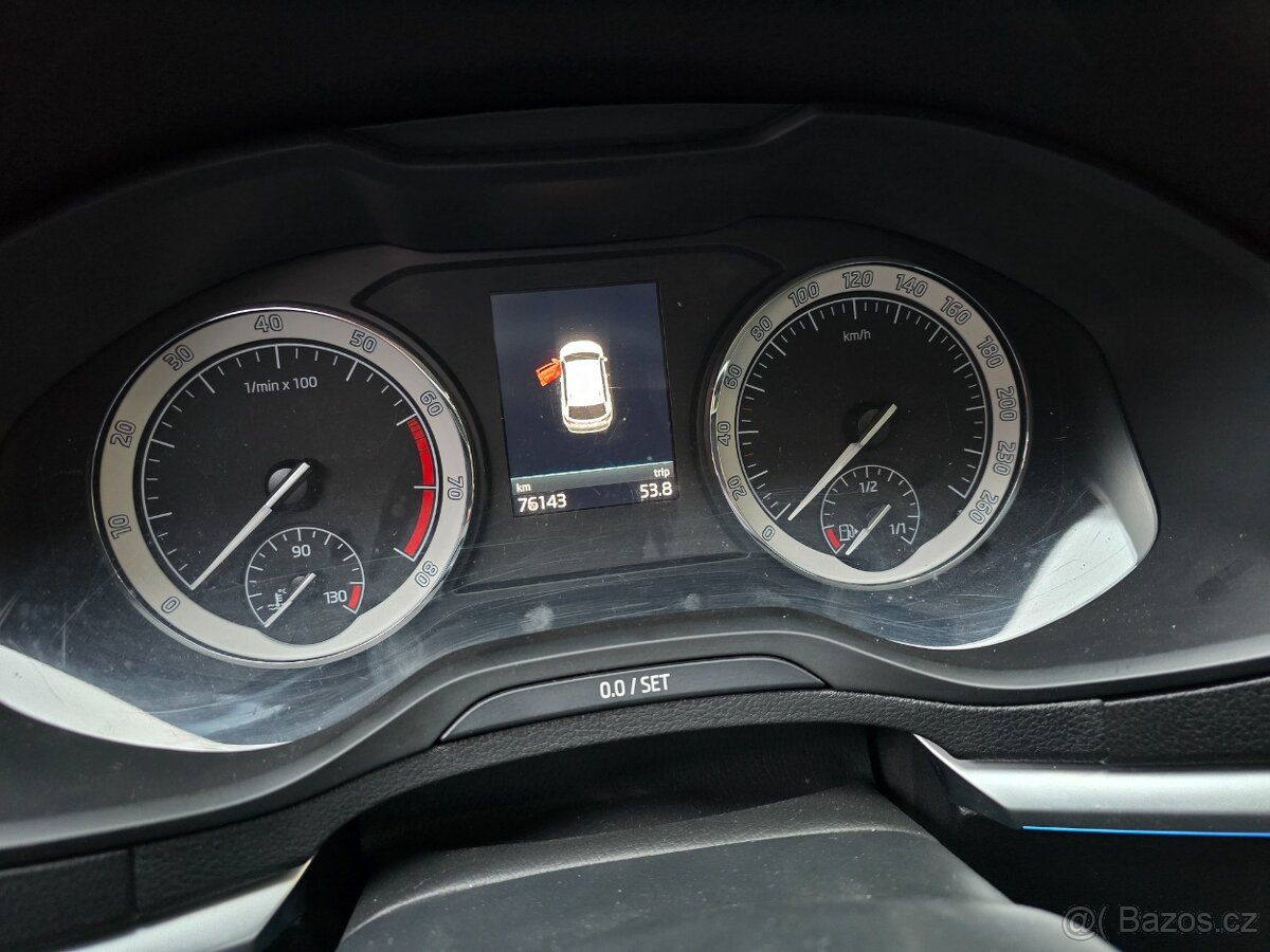 Škoda karoq 1.5tsi,76000km,serviska,webasto - 2