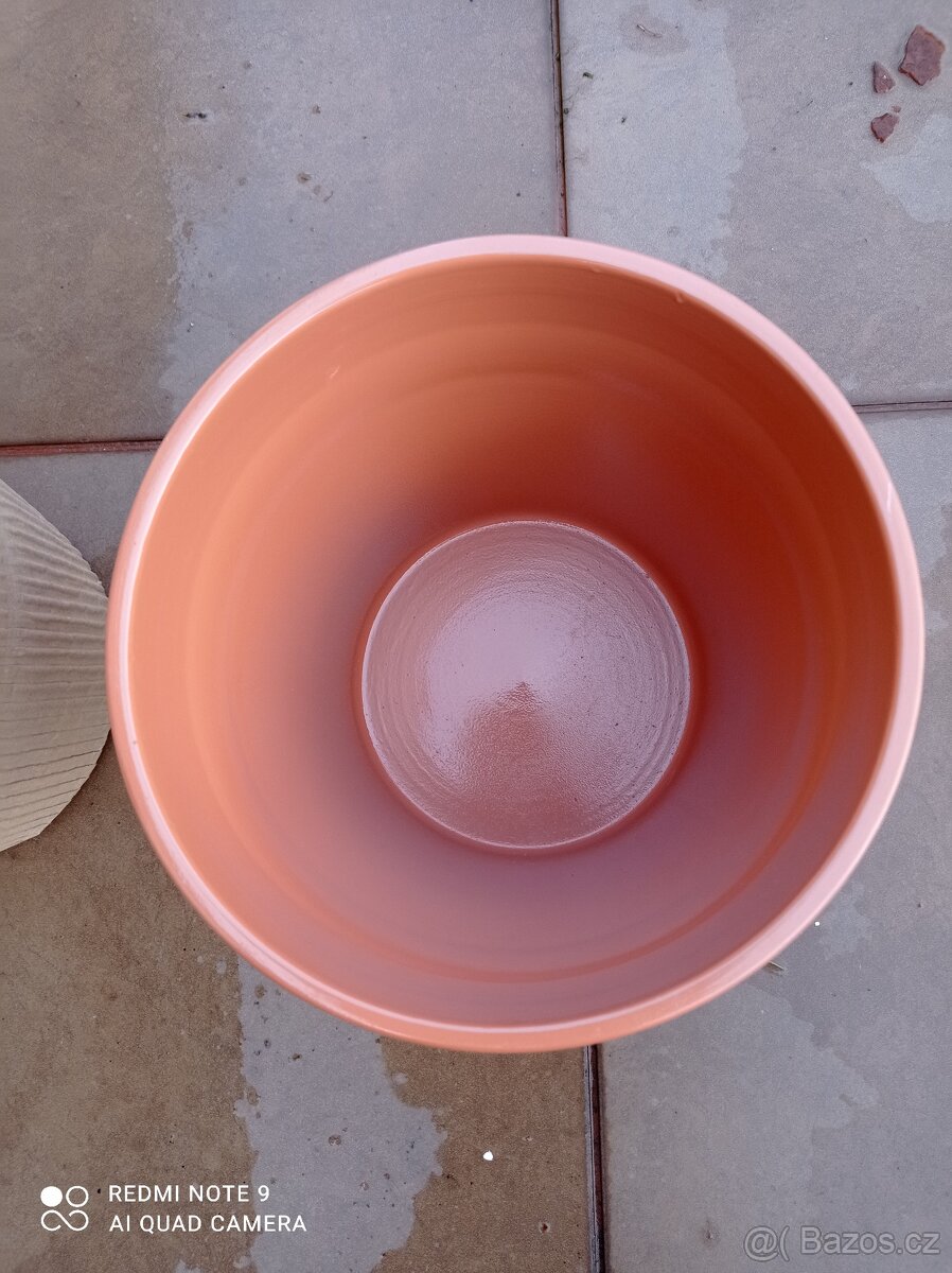 Květináče, keramické figurky - 2