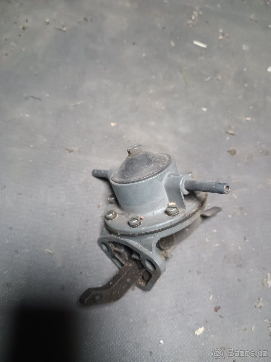 Podávací pumpa Škoda 100 - 2