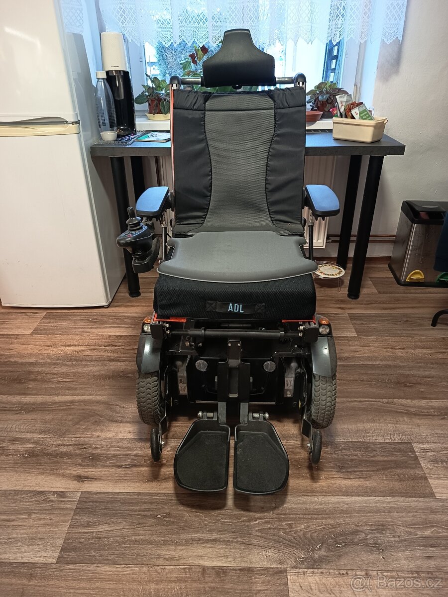 Elektrický invalidní vozík permobil C300 - 2