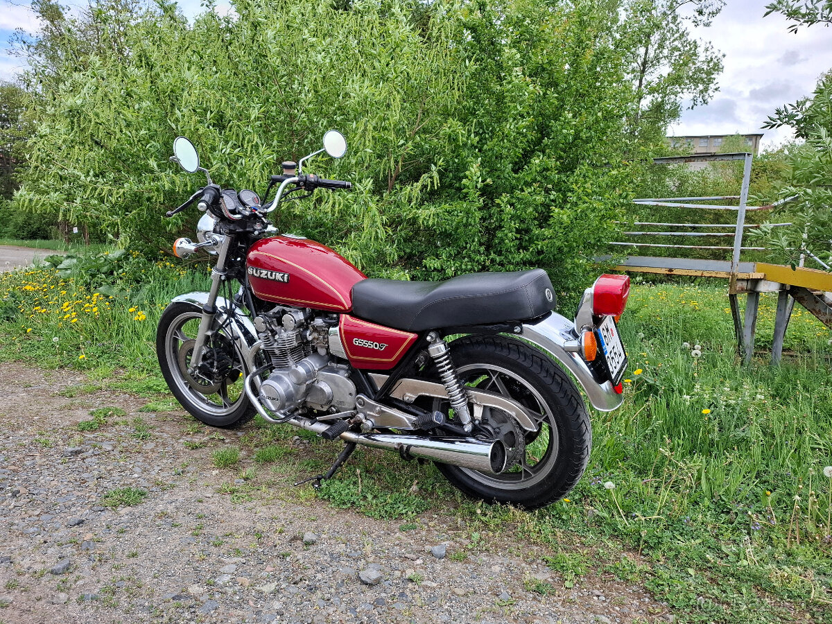 Suzuki GS550T - 2