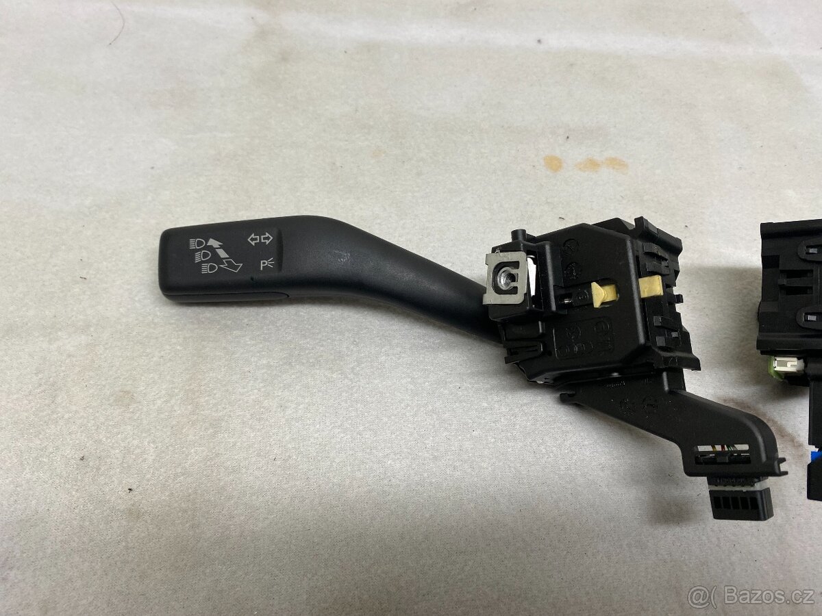 VW GOLF 5 2003-2008 - PÁČKY POD VOLANT - 2