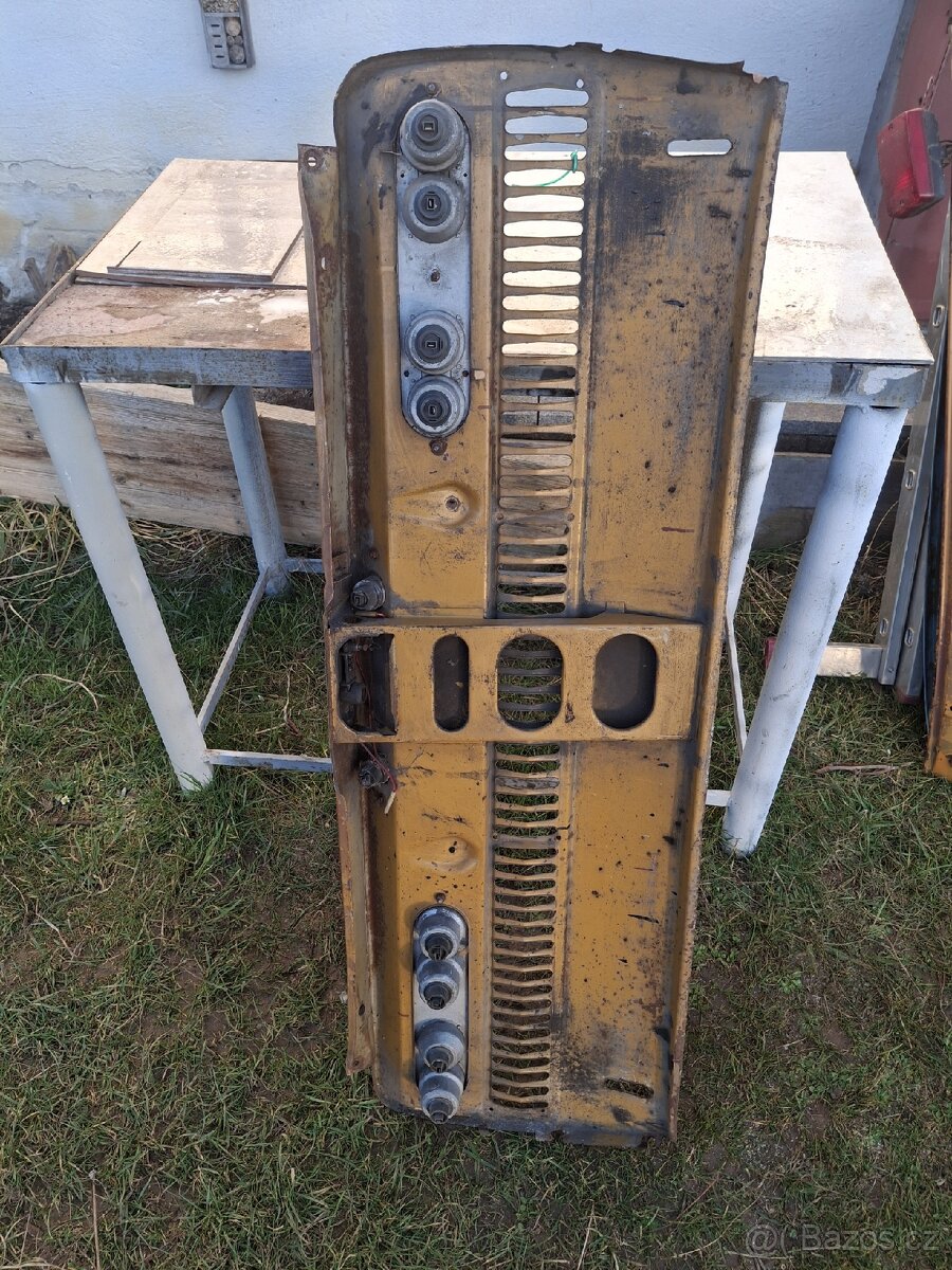 Zadní čelo škoda 100 - 2