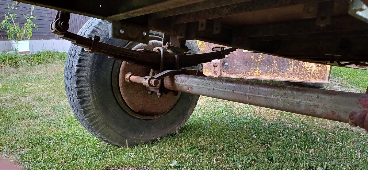 Vlečka za traktor - 2