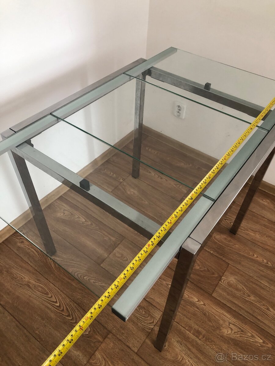 Kuchyňský jídelní stůl - 2