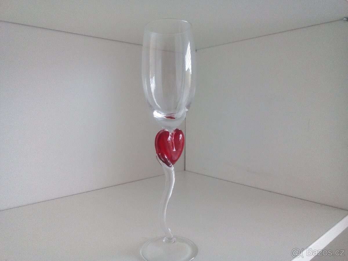 Sklenička se srdíčkem - 2