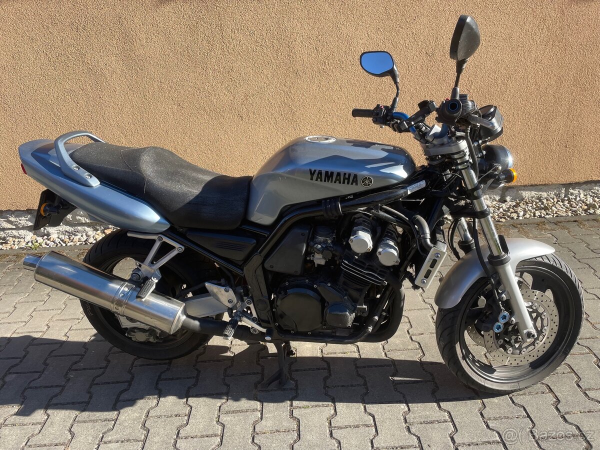 Yamaha FZS 600 - 2