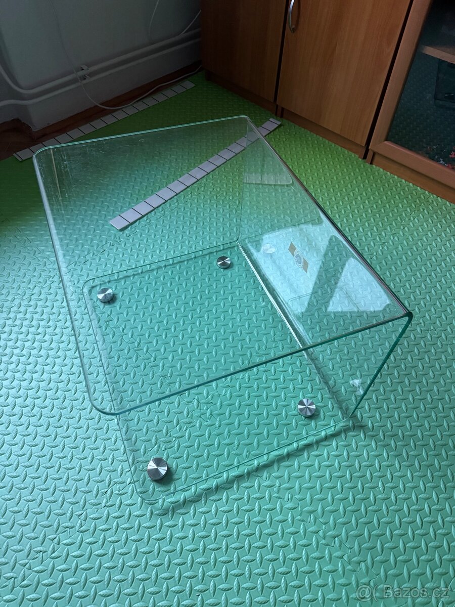 Skleněný stůl - 2