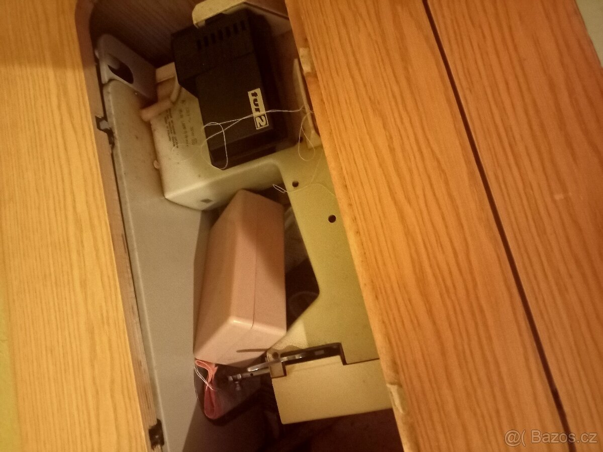 Šicí stroj Lucznik - 2