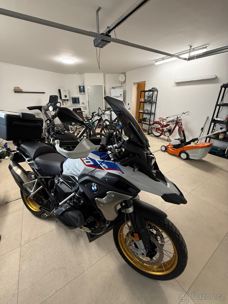 BMW R 1250 GS, barva trikolóra